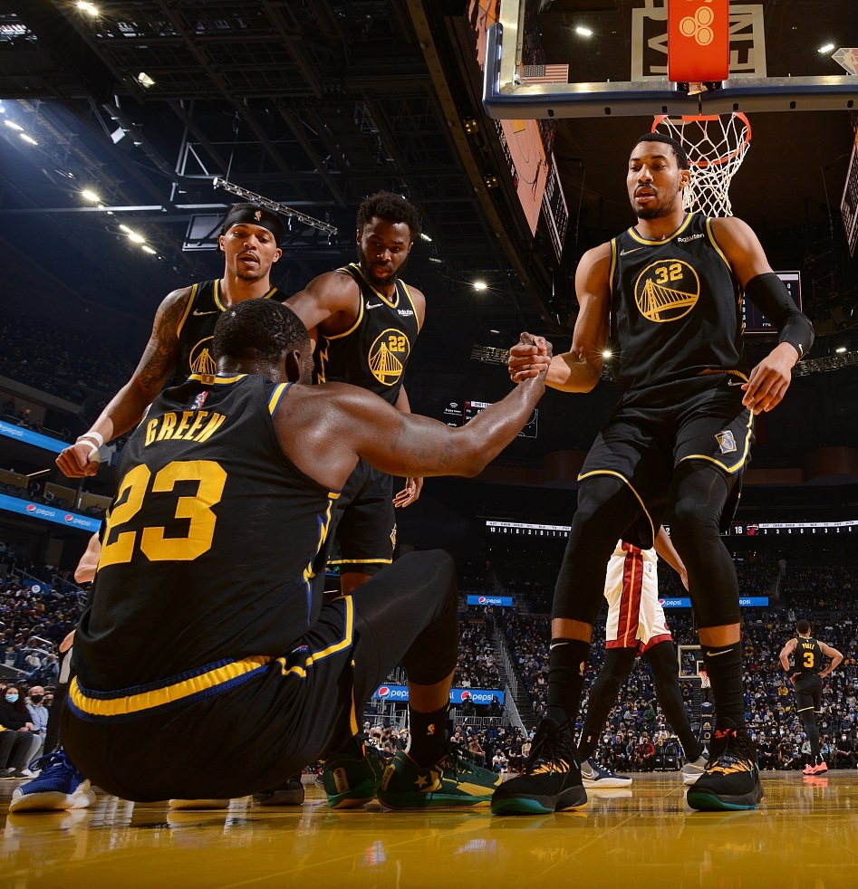 Leyu-葡超赛程吃紧，洛杉矶快船关键时刻手感冰凉，态度坚定，赛程密集仍需轮换的简单介绍-Leyu